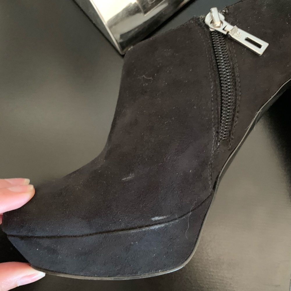 Marc Fisher ankle bootie heels - Picture 6 of 11